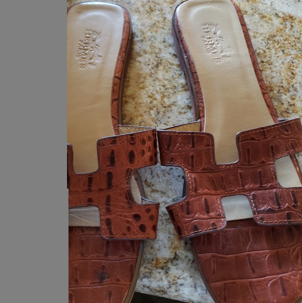 Hermes Gator Oran Slides!